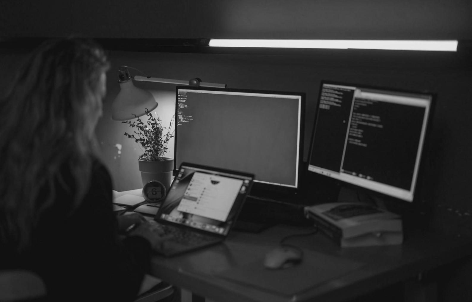 Team collaboration on innovative blockchain development process